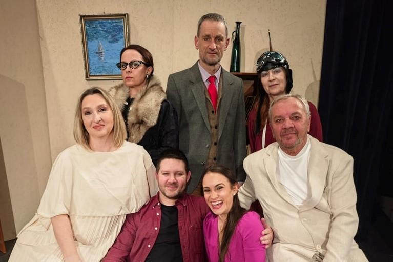 Divadlo: MEZI NEBEM A ZEMÍ